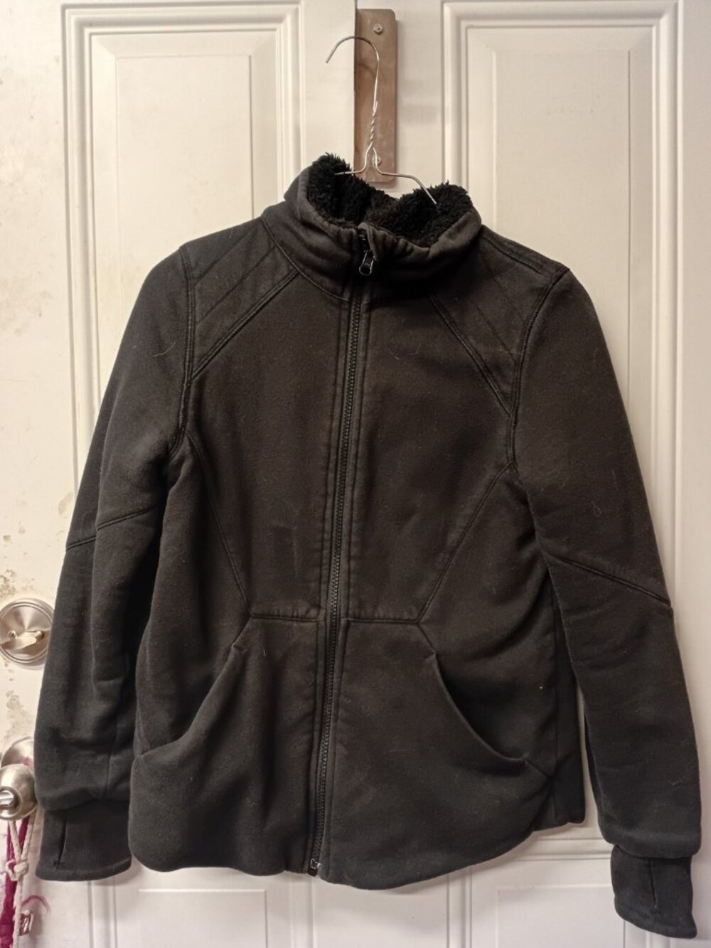 IVIVVA by LULULEMON Girls Size 12 Reversible Hoodie Jacket Black Thumb Holes